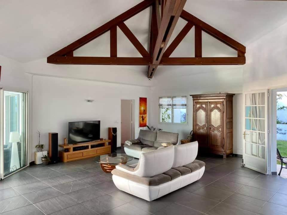 Villa Belle Vue, Chambre Bambous แซ็ง-ปีแยร์ ภายนอก รูปภาพ